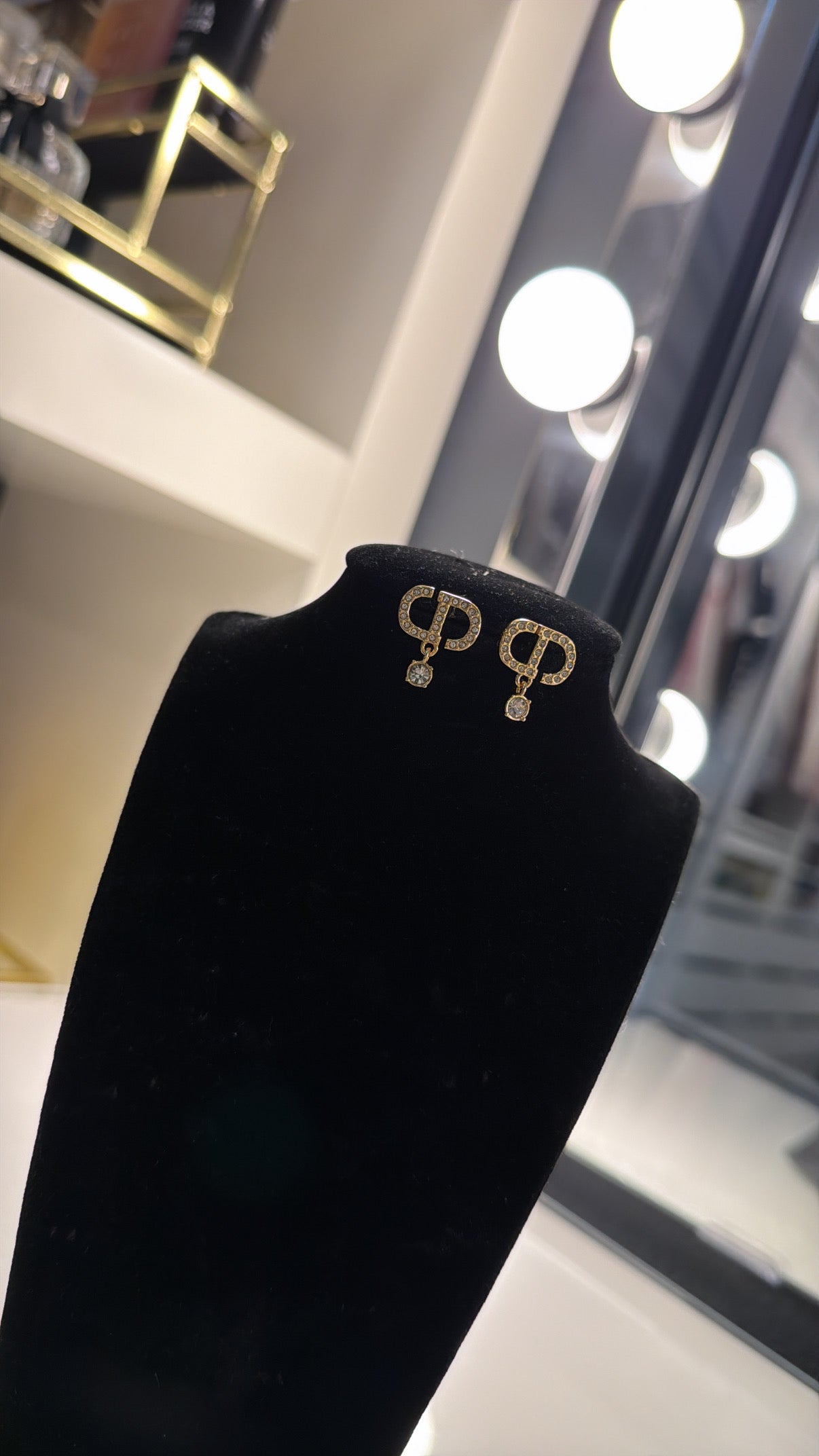 DD Earrings diamond gold