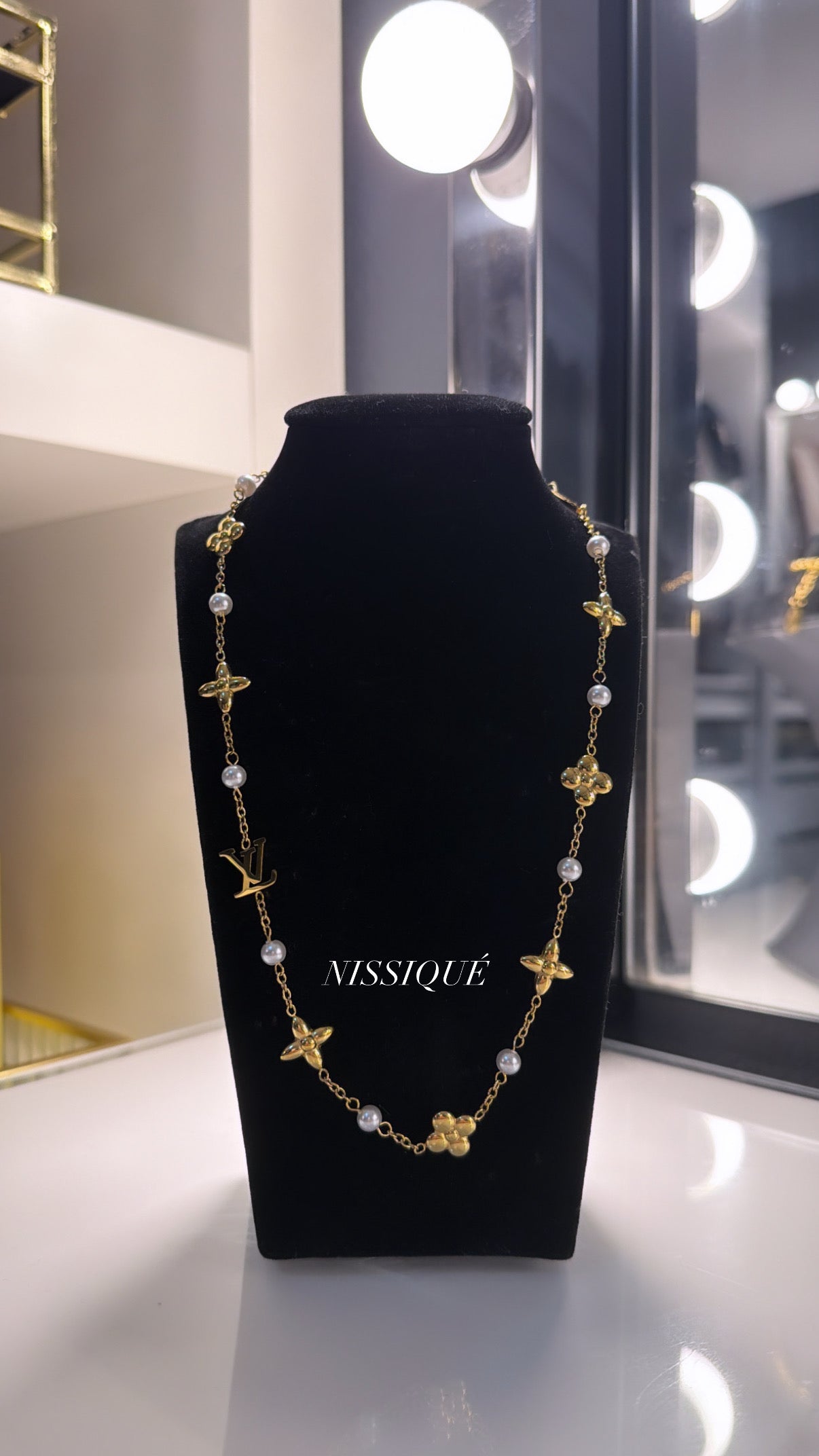 Leya necklace