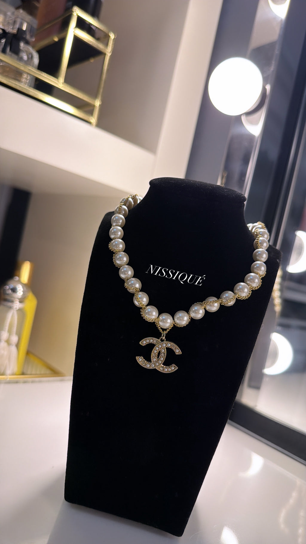 Chelly Pearl Necklace