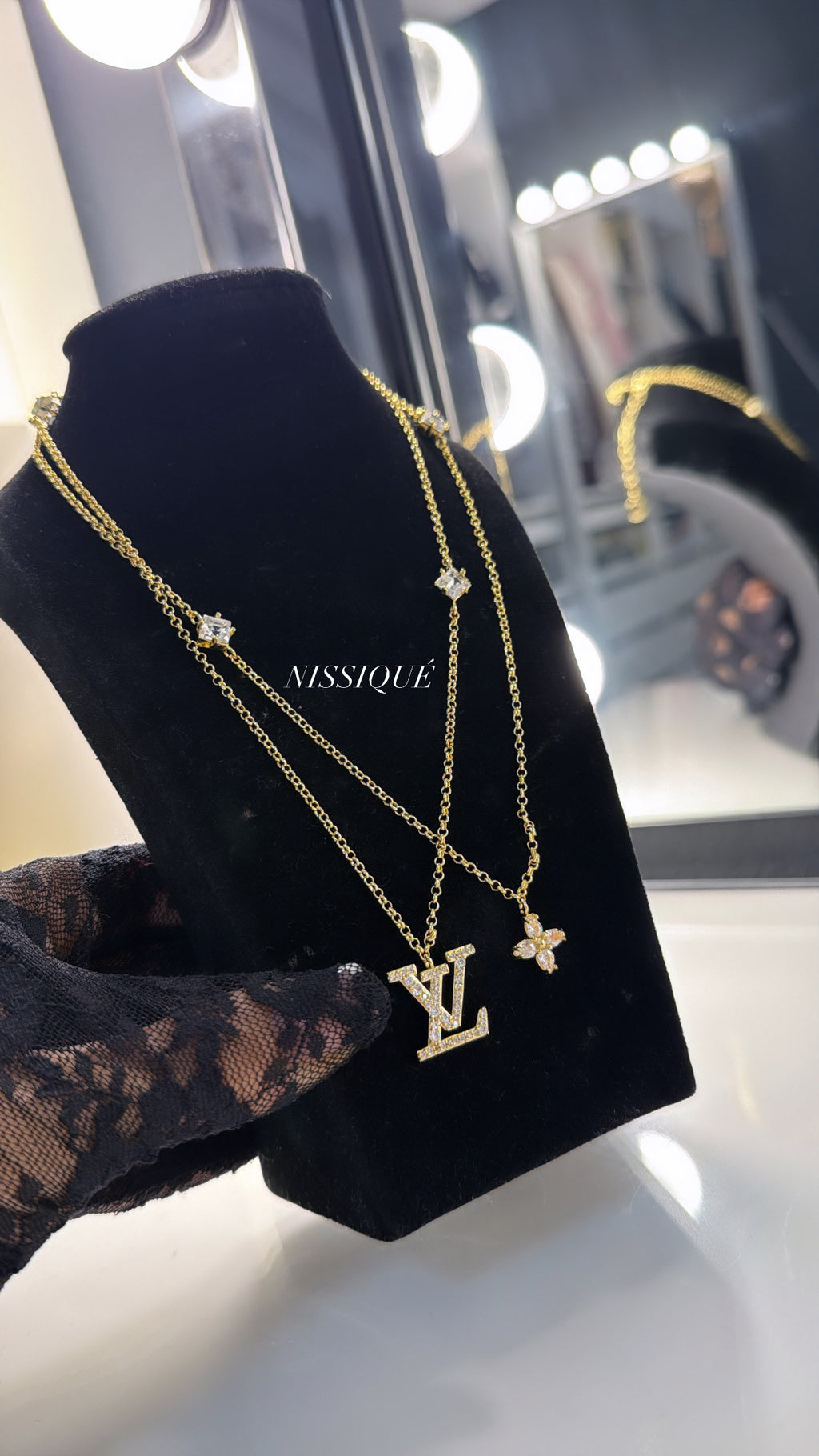 Leya Necklace