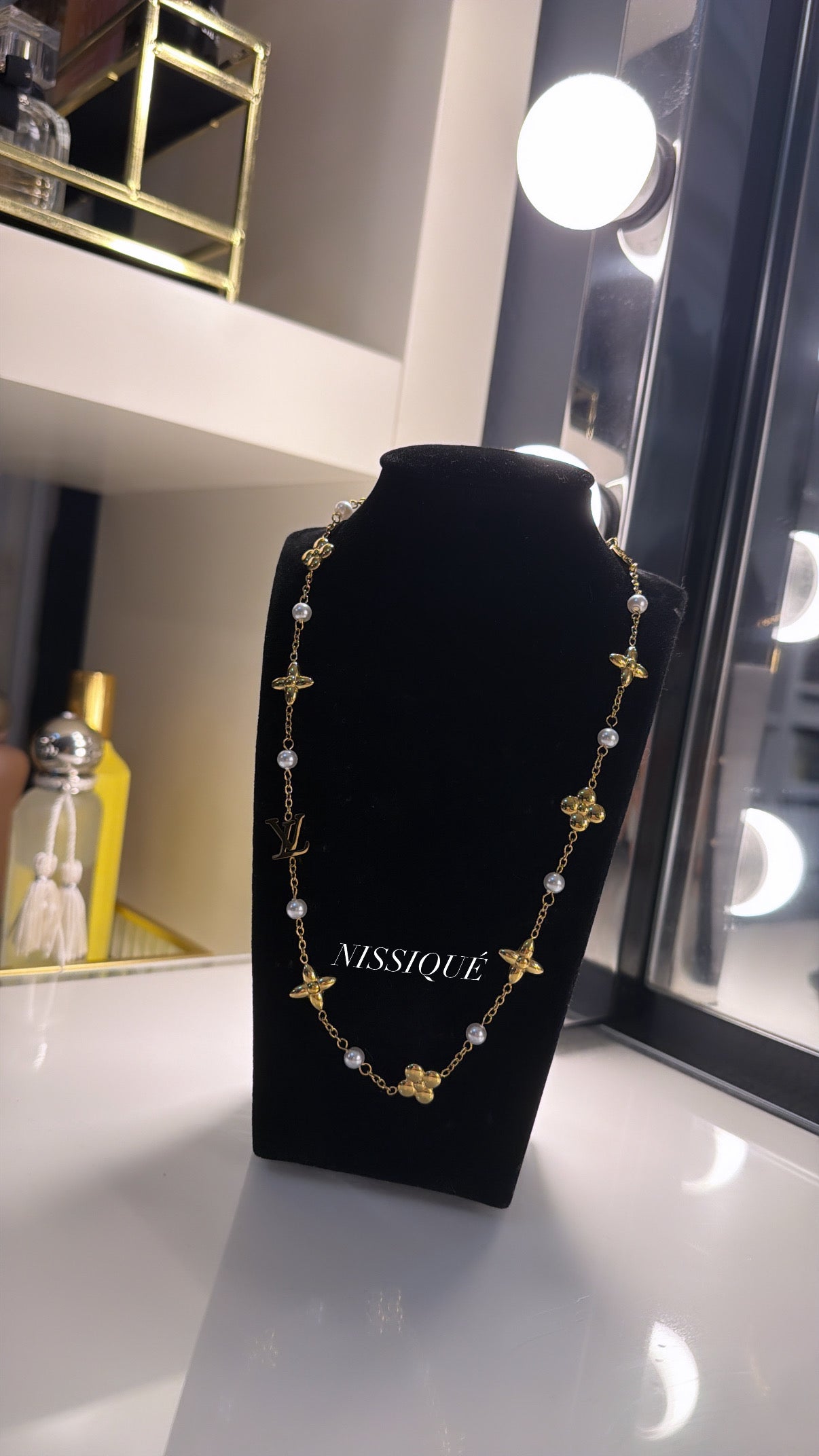 Leya necklace